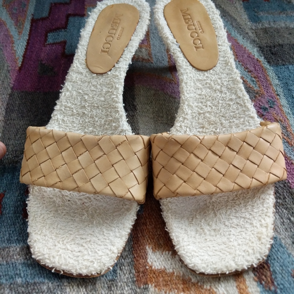 Seusto Meucci slides with kitten heel light caramel